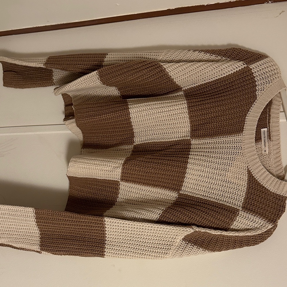 Moon & Madison Tan and Cream Knit Sweater